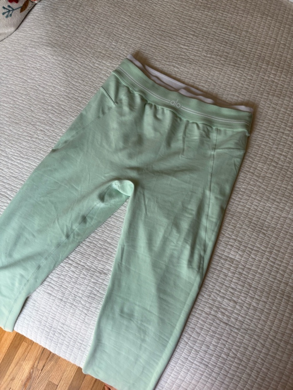 ALO Yoga Mint Green Leggings with White Waistband - Picture 4 of 6